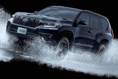 特別仕様車TX“Lパッケージ・Black Edition”(2.8Lディーゼル車7人乗り)