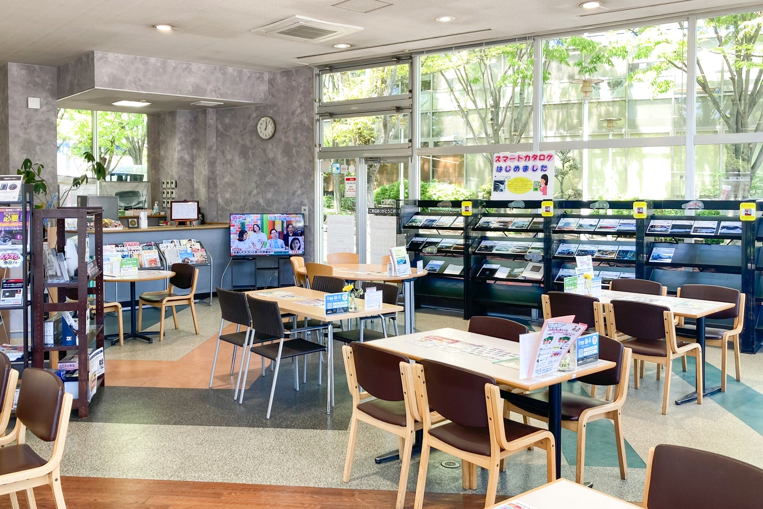 西風新都店内
