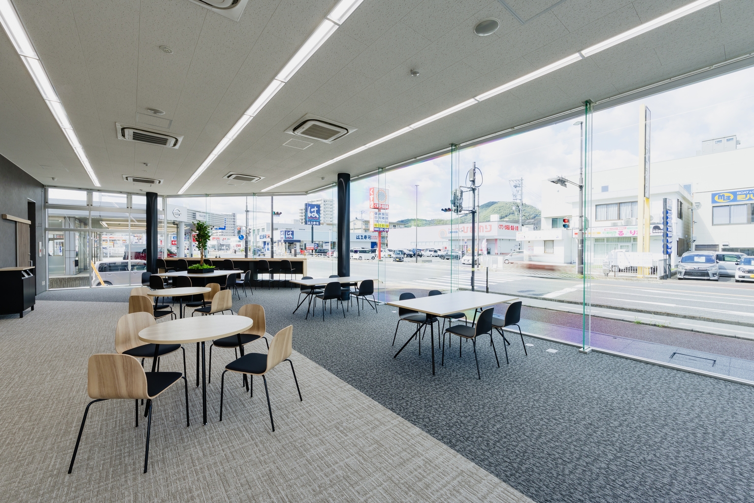 2.ショールーム②