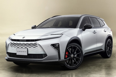 （左）：特別仕様車 ESTATE RS “THE 70th” （ベース車両はESTATE RS）