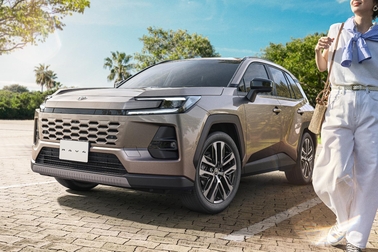 【モデル入り素材】Z（ハイブリッド）