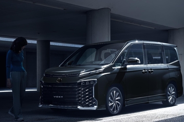 【モデル入り素材】S-Z（ハイブリッド・2WD・7人乗り）